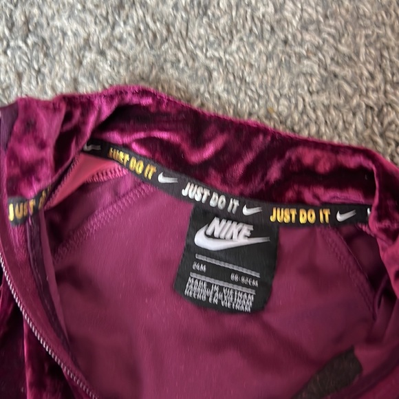 24m Nike velour sweatsuit set - Picture 5 of 6